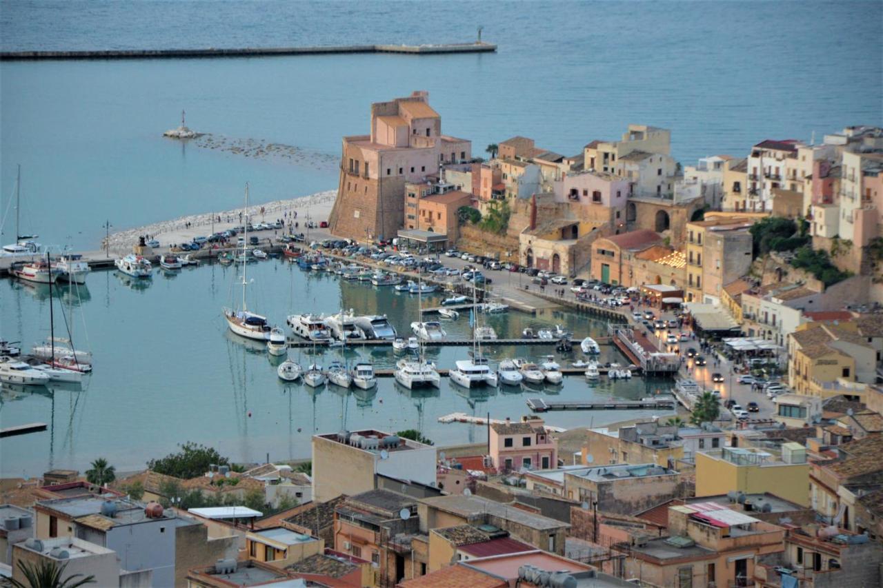فيلا Il Girasole Del Centro Storico ألكامو المظهر الخارجي الصورة