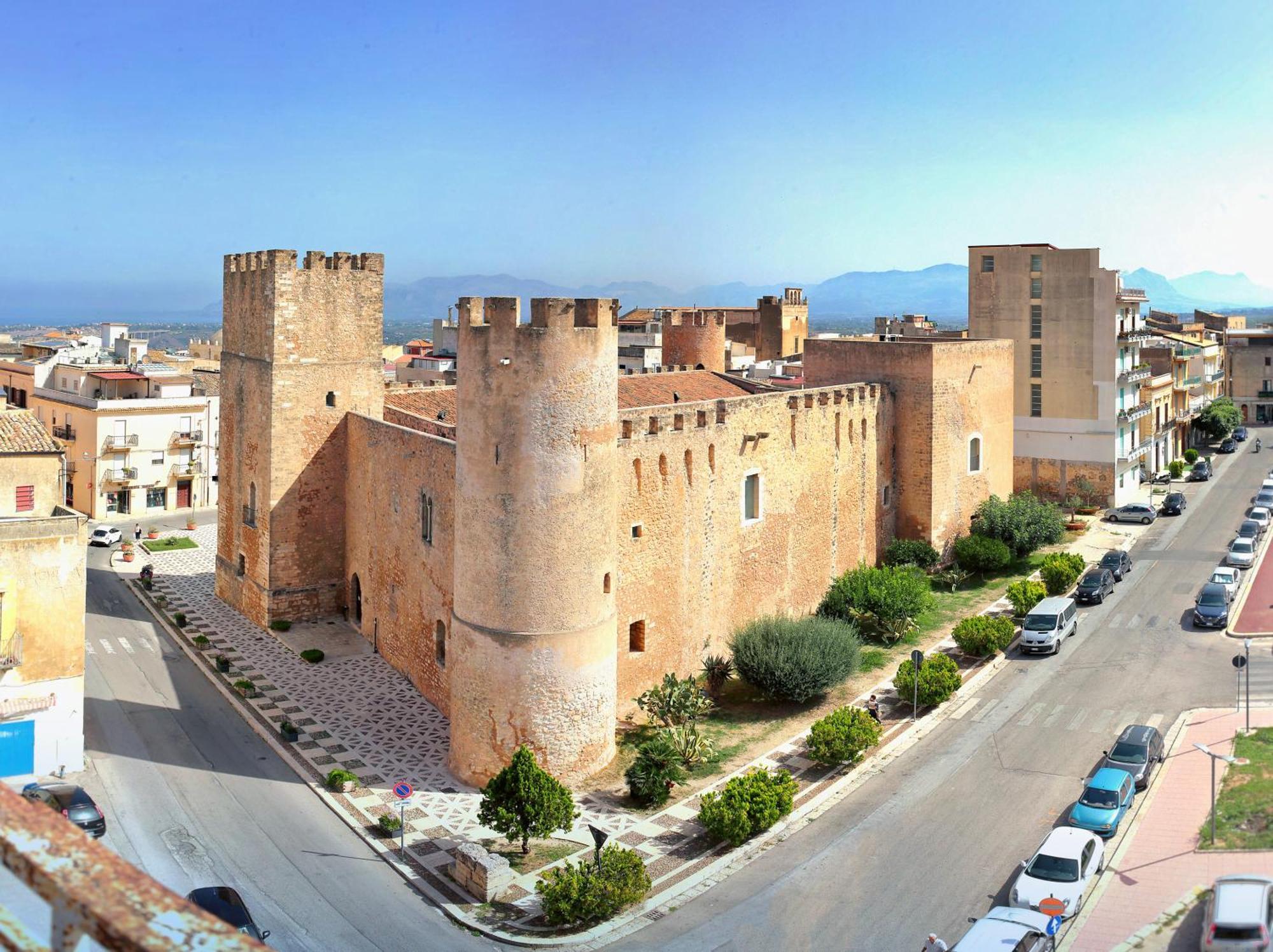 فيلا Il Girasole Del Centro Storico ألكامو المظهر الخارجي الصورة